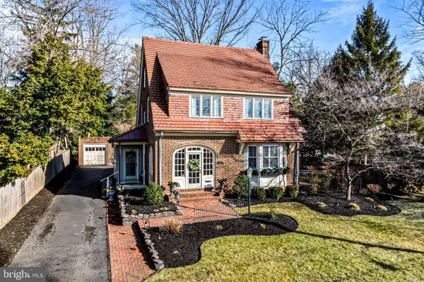 111 N COLONIAL RDG, Moorestown, NJ 08057