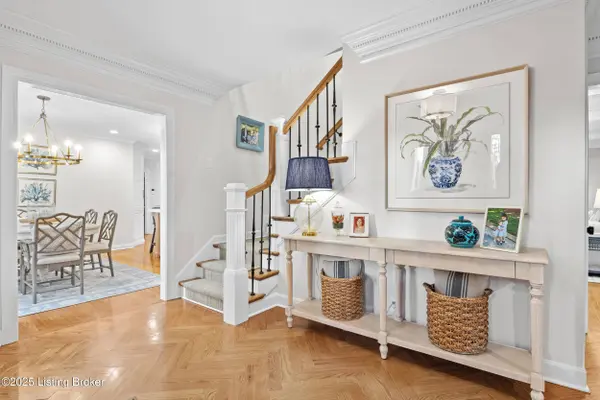 813 Colonel Anderson Pkwy, Louisville, KY 40222