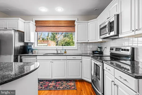 111 N COLONIAL RDG, Moorestown, NJ 08057