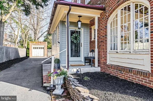 111 N COLONIAL RDG, Moorestown, NJ 08057