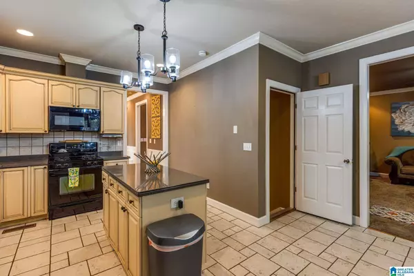 304 LANE PARK TRAIL, Alabaster, AL 35114