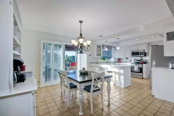 2281 Mira Sol DR, Vista, CA 92084