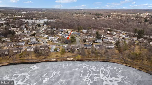 38 COLONIAL LAKE, Lawrenceville, NJ 08648