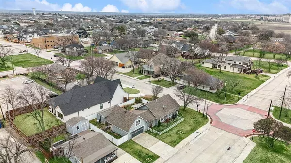 111 S Pine Street, Roanoke, TX 76262