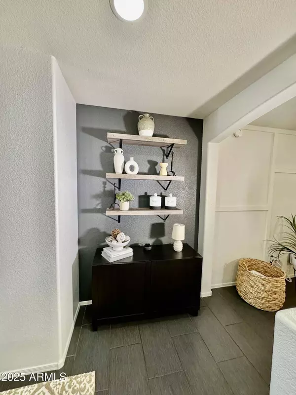 8927 E POSADA Avenue, Mesa, AZ 85212