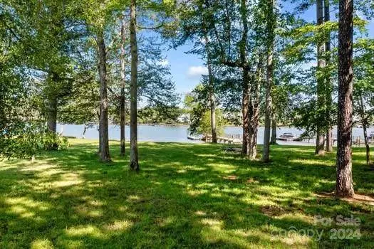 148 Twin Sisters LN, Mooresville, NC 28117