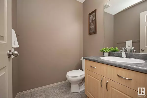 3351 24 AV NW, Edmonton, AB T6T 1Y5