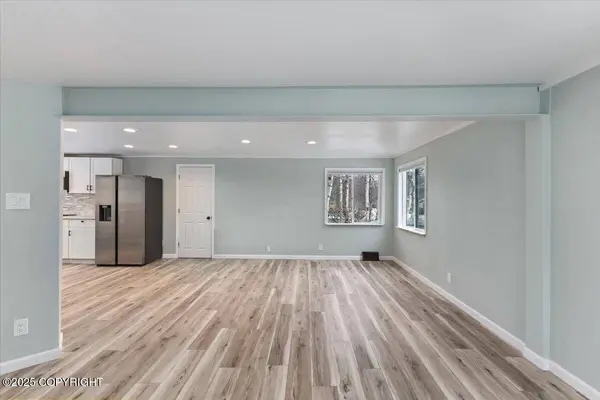 8341 Blackberry ST, Anchorage, AK 99502