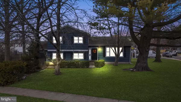 38 COLONIAL LAKE, Lawrenceville, NJ 08648