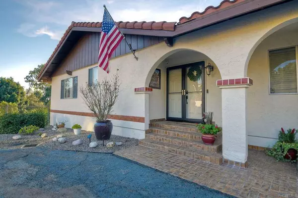 2281 Mira Sol DR, Vista, CA 92084