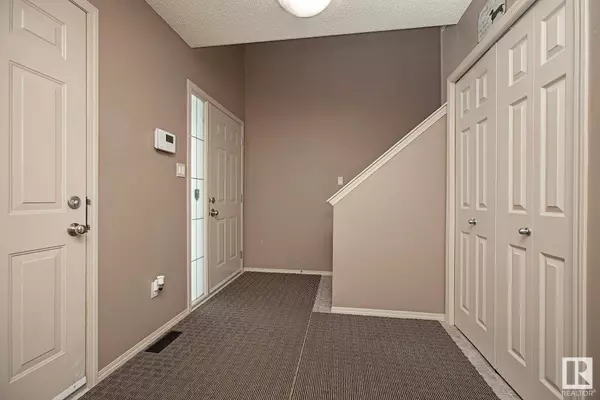 3351 24 AV NW, Edmonton, AB T6T 1Y5