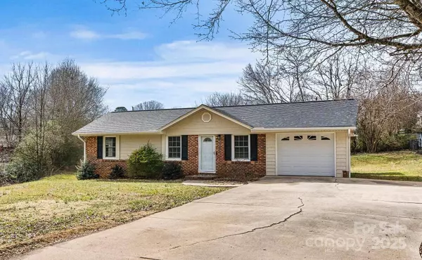 155 33rd ST NW, Hickory, NC 28601