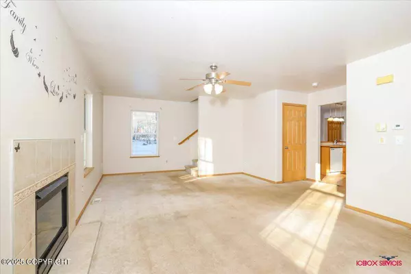 6671 W Wellington DR, Wasilla, AK 99654