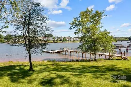 148 Twin Sisters LN, Mooresville, NC 28117