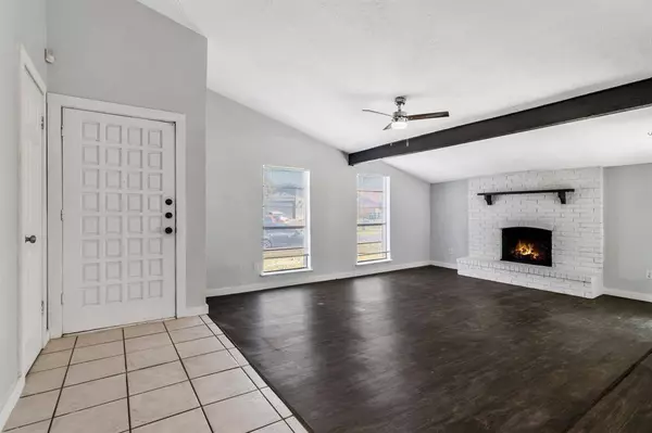 7313 Catbrier Court, Fort Worth, TX 76137