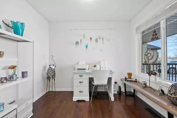 2384 Sagewood Gate SW #703, Airdrie, AB T4B 0K7