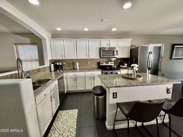 8927 E POSADA Avenue, Mesa, AZ 85212