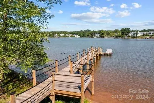 148 Twin Sisters LN, Mooresville, NC 28117