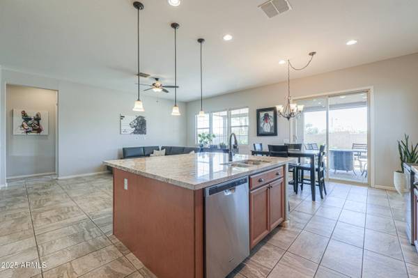 139 E DESERT BROOM Drive, Chandler, AZ 85286