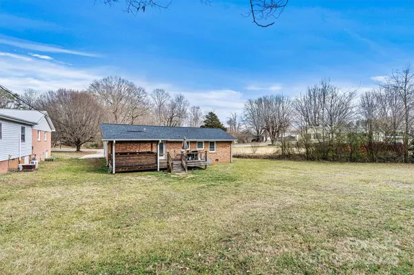 155 33rd ST NW, Hickory, NC 28601