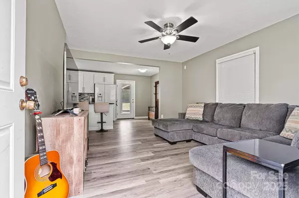 155 33rd ST NW, Hickory, NC 28601