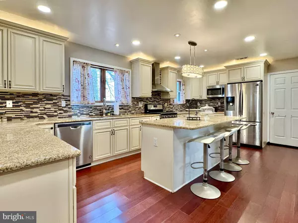 104 GOODWIN PKWY, Sewell, NJ 08080