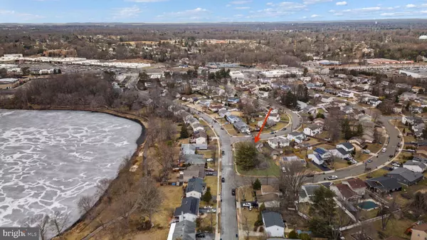 38 COLONIAL LAKE, Lawrenceville, NJ 08648