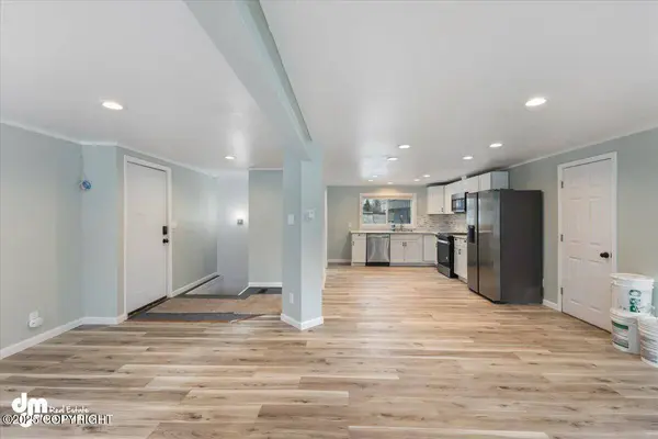 8341 Blackberry ST, Anchorage, AK 99502