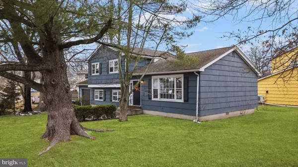 38 COLONIAL LAKE, Lawrenceville, NJ 08648