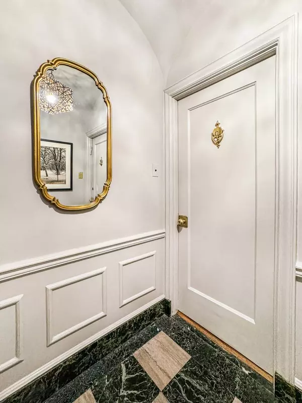 399 W Fullerton Pkwy #2W, Chicago, IL 60614