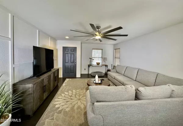 8927 E POSADA Avenue, Mesa, AZ 85212