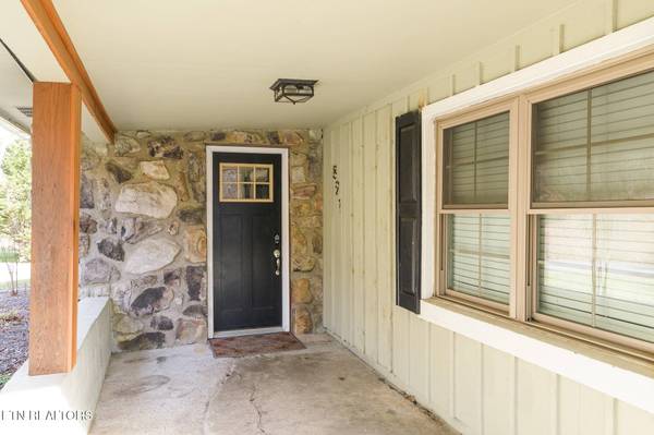 827 Mill Creek Rd, Pigeon Forge, TN 37863