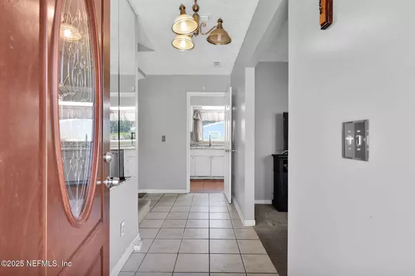 7186 KING ARTHUR RD N, Jacksonville, FL 32211