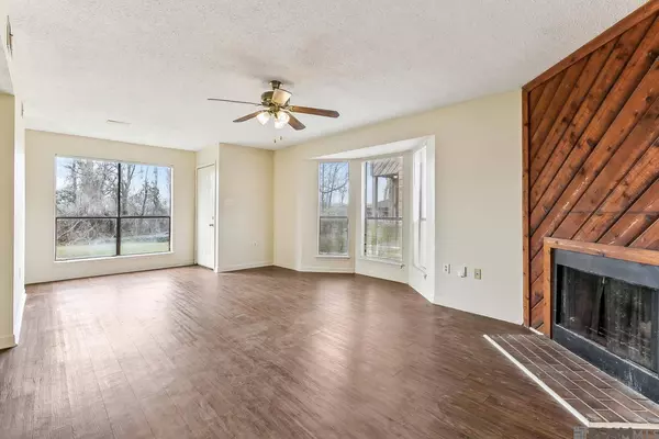 1815 S Brightside View Dr ##E, Baton Rouge, LA 70820