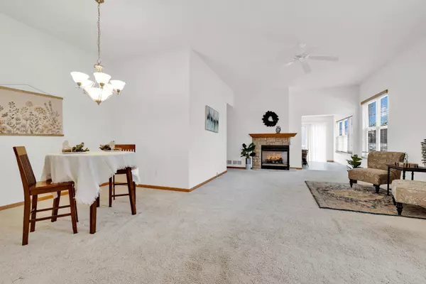 603 Sandur Pl Unit 53095, West Bend, WI 53095