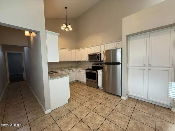8154 W GREER Avenue, Peoria, AZ 85345