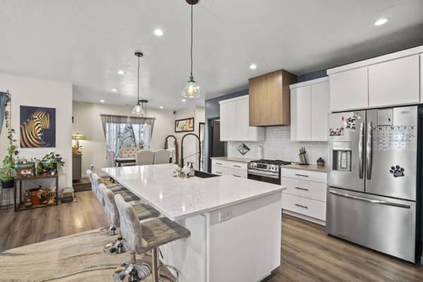 447 Arrowhead TRL, Eagle Point, OR 97524