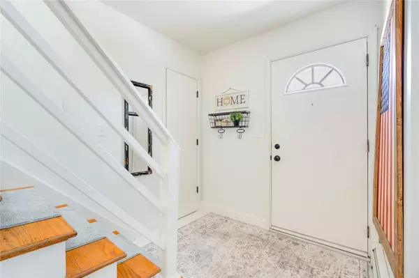 157 Bart DR, Poughkeepsie, NY 12603