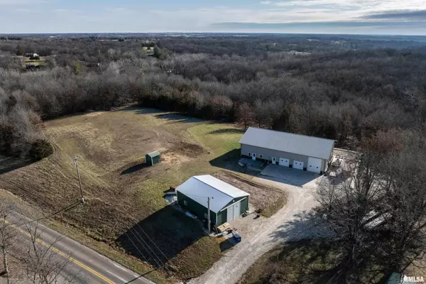 6912 COLUMBUS RD, Quincy, IL 62305