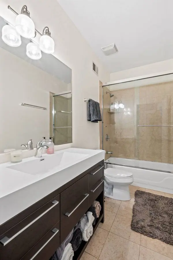 822 W Hubbard Street #3, Chicago, IL 60642
