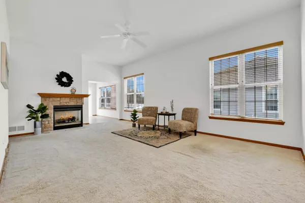 603 Sandur Pl Unit 53095, West Bend, WI 53095