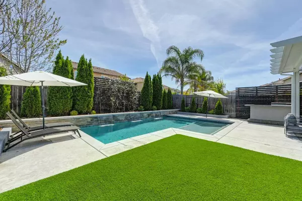 2588 Mead WAY, Roseville, CA 95747