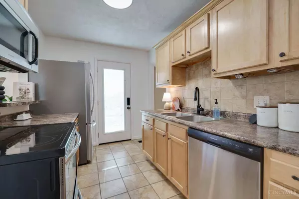 16 Vernon Ct, Fairfield, OH 45014