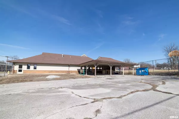 906 Lind ST, Quincy, IL 62301