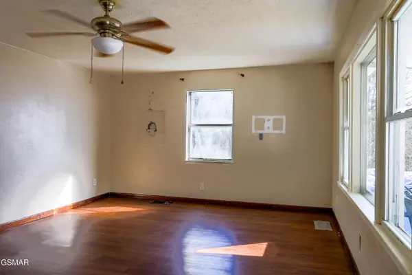 180 Arnold RD, Kingston, TN 37763