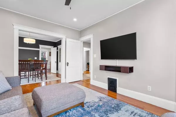 6 Glenside Ave #2, Boston, MA 02130