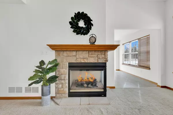 603 Sandur Pl Unit 53095, West Bend, WI 53095