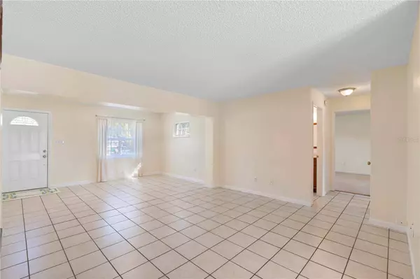 826 W GAUCHO CIR, Deltona, FL 32725