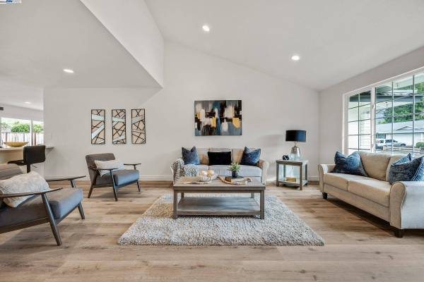 732 Bloching Cir, Clayton, CA 94517