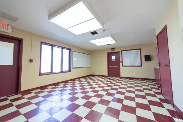 906 Lind ST, Quincy, IL 62301